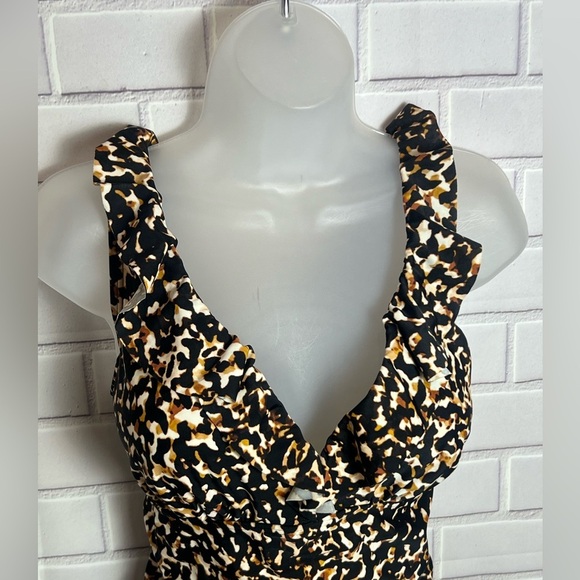 DKNY Women's Printed Ruffle Plunge Tummy-Control One-Piece swimsuit/size 12 - Picture 6 of 13